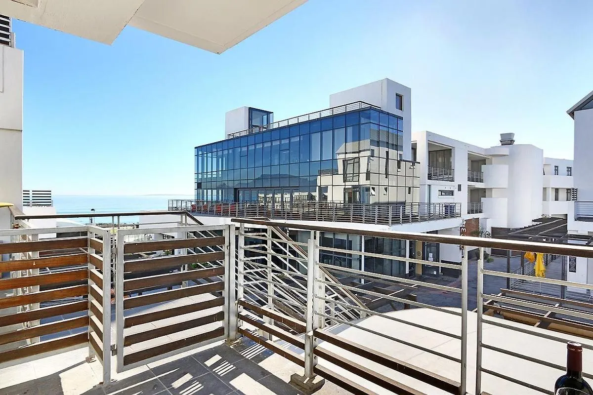 Appartamento Eden On The Bay 118 By Host Agents Bloubergstrand 0*,  Sudafrica